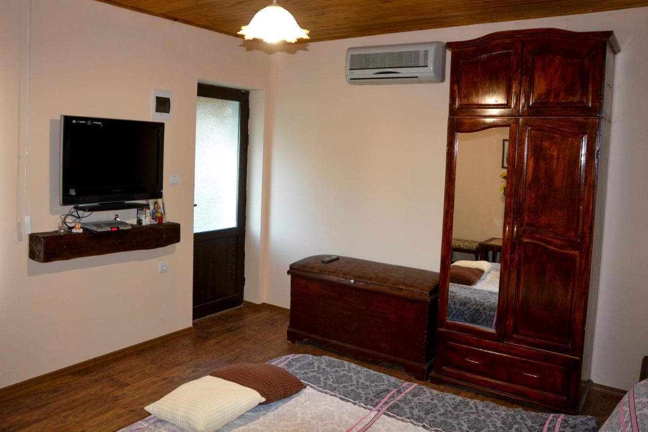 Guest House Raiski Kаt Mezek Exteriér fotografie