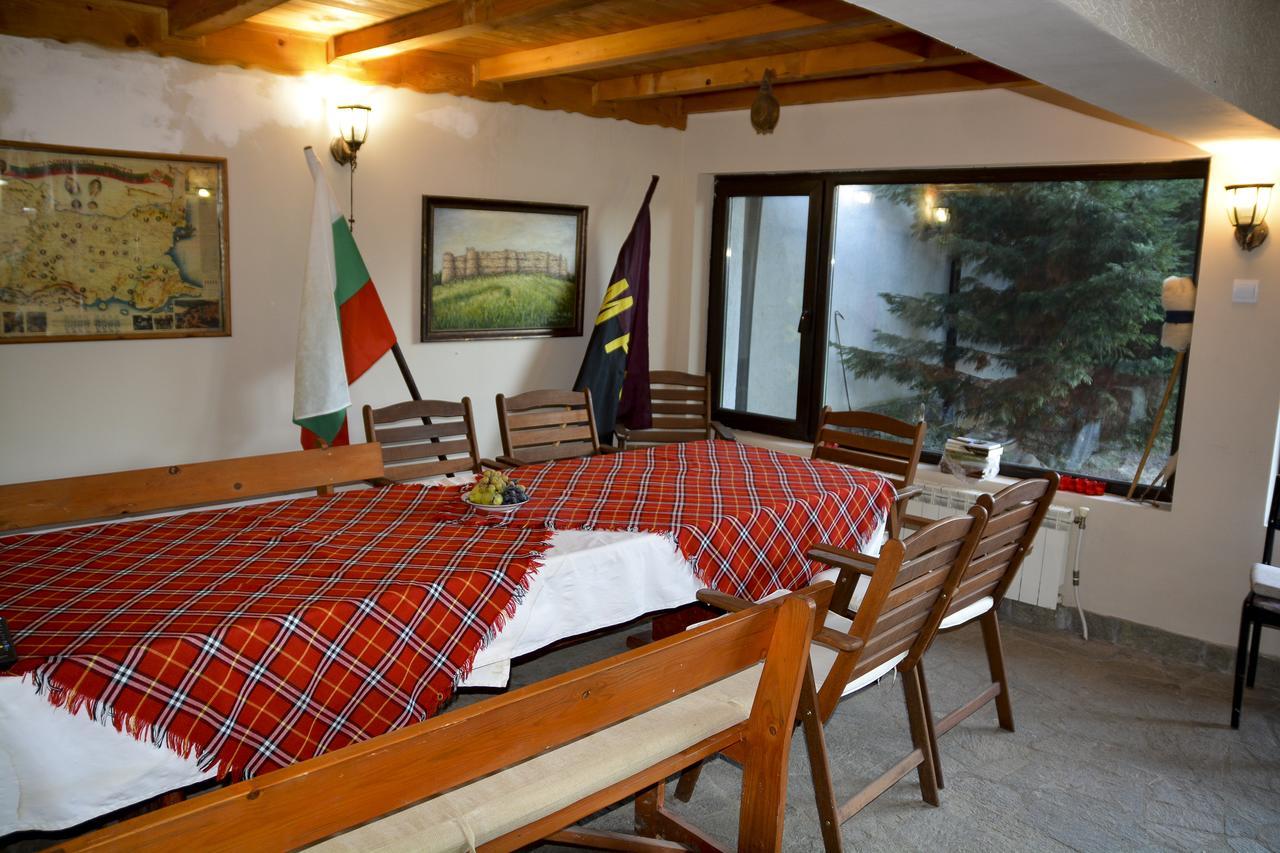 Guest House Raiski Kаt Mezek Exteriér fotografie