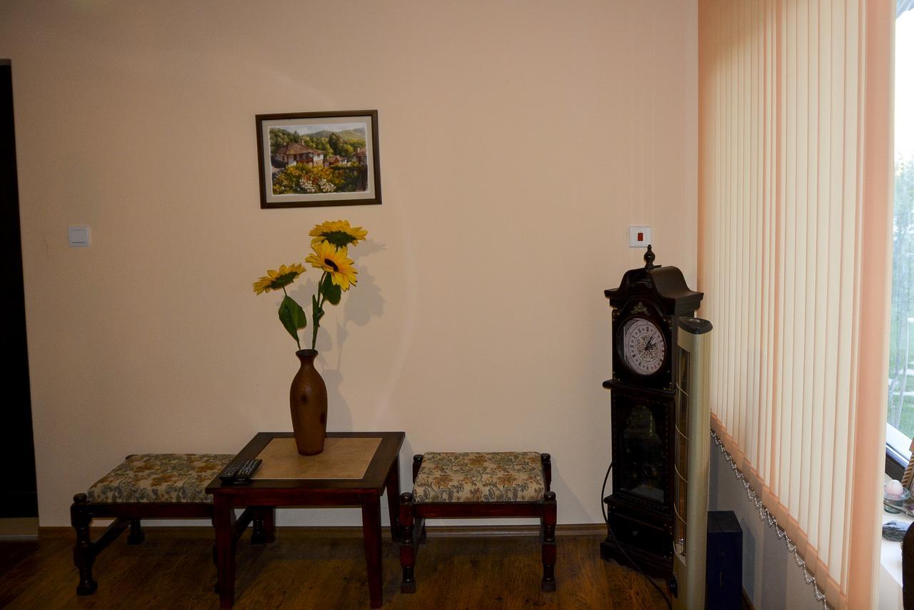 Guest House Raiski Kаt Mezek Exteriér fotografie