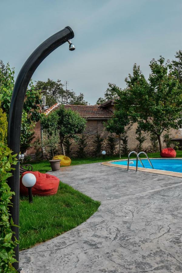 Guest House Raiski Kаt Mezek Exteriér fotografie